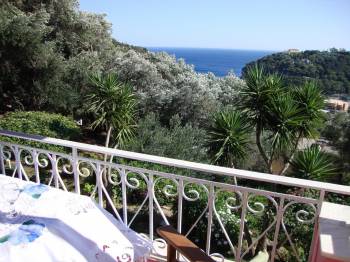 Four-Bedroom Apartment with Sea View5
