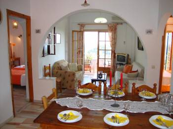 Four-Bedroom Apartment with Sea View8