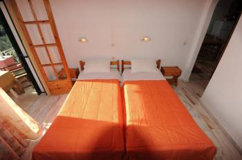 Four-Bedroom Apartment with Sea View14