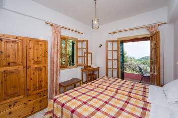Four-Bedroom Apartment with Sea View21