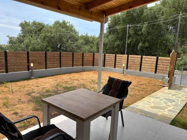 Studio (2 Adults)